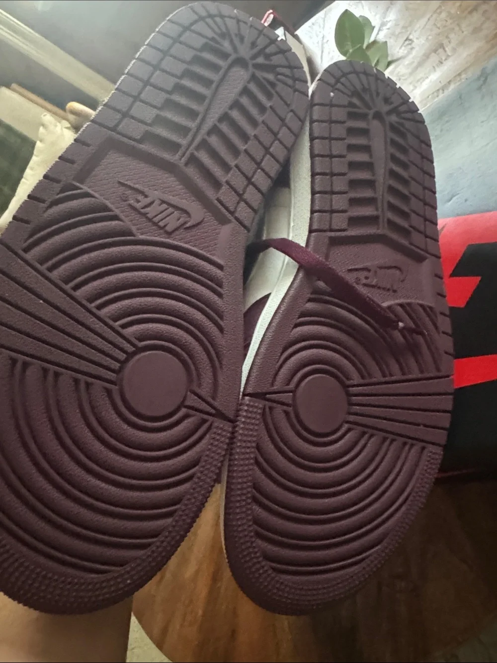 Nike Air Jordan 1 Mid - White and Burgundy (9)